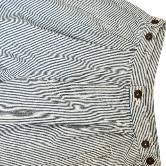 Liz Claiborne. Vintage, Blue and White Pin Stripe Pants. Size 4 - Picture 6 of 8